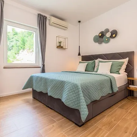 Nikola Apartament Baška Voda